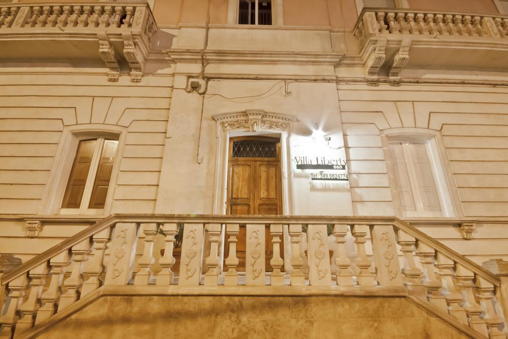 Villa Liberty Palazzo Gigante เลชเช ภายนอก รูปภาพ